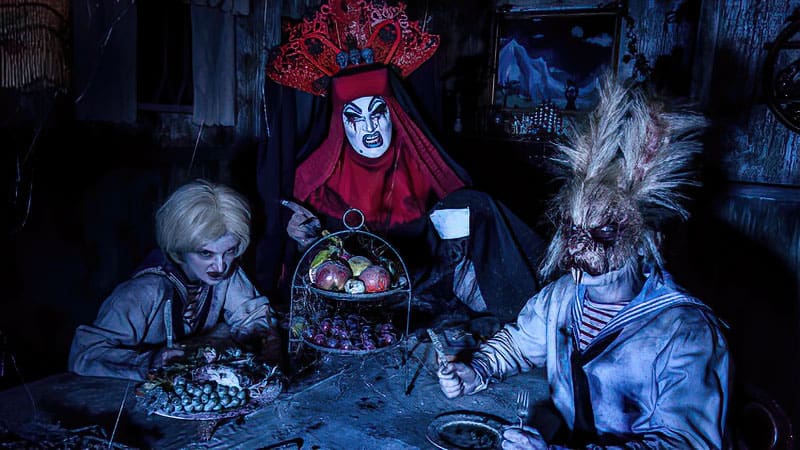 Jingles Gets a Sub at Madworld Haunted Attraction