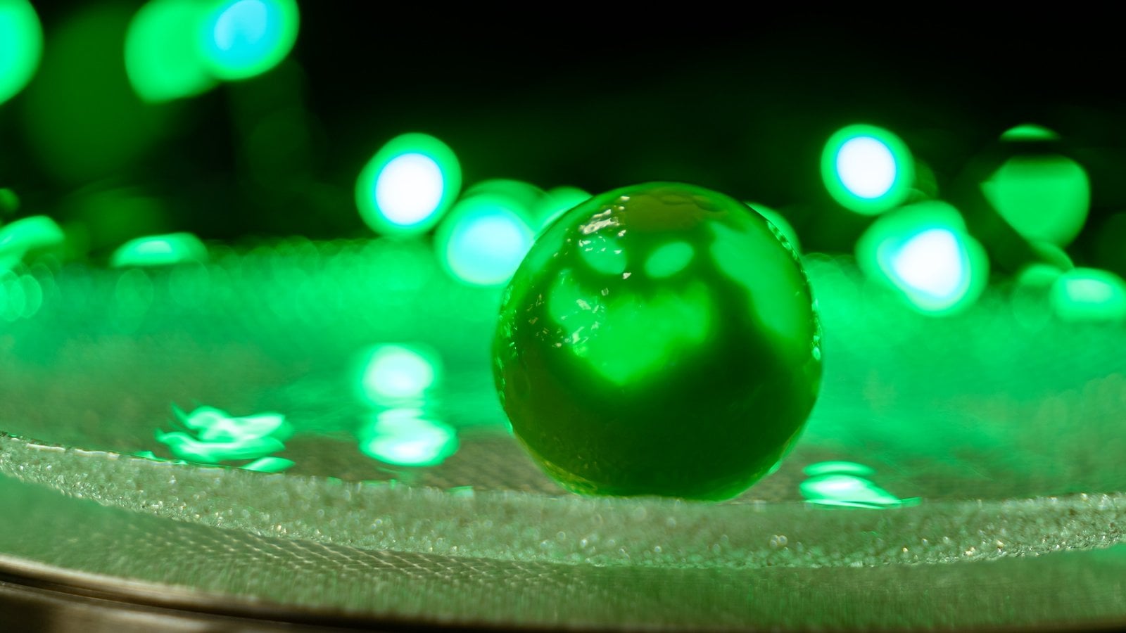 Green Oogie Boogie moon glow cube