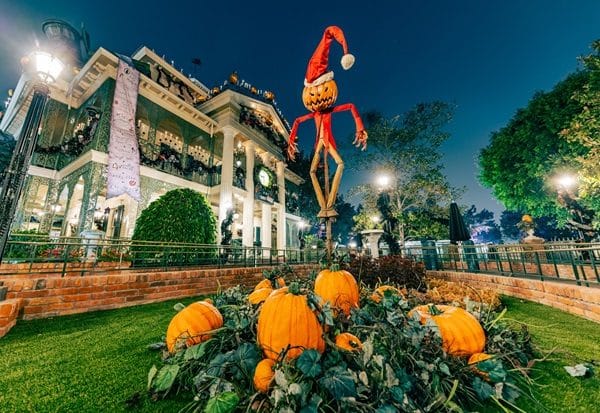 Haunted Mansion Holiday at Disneyland 2026