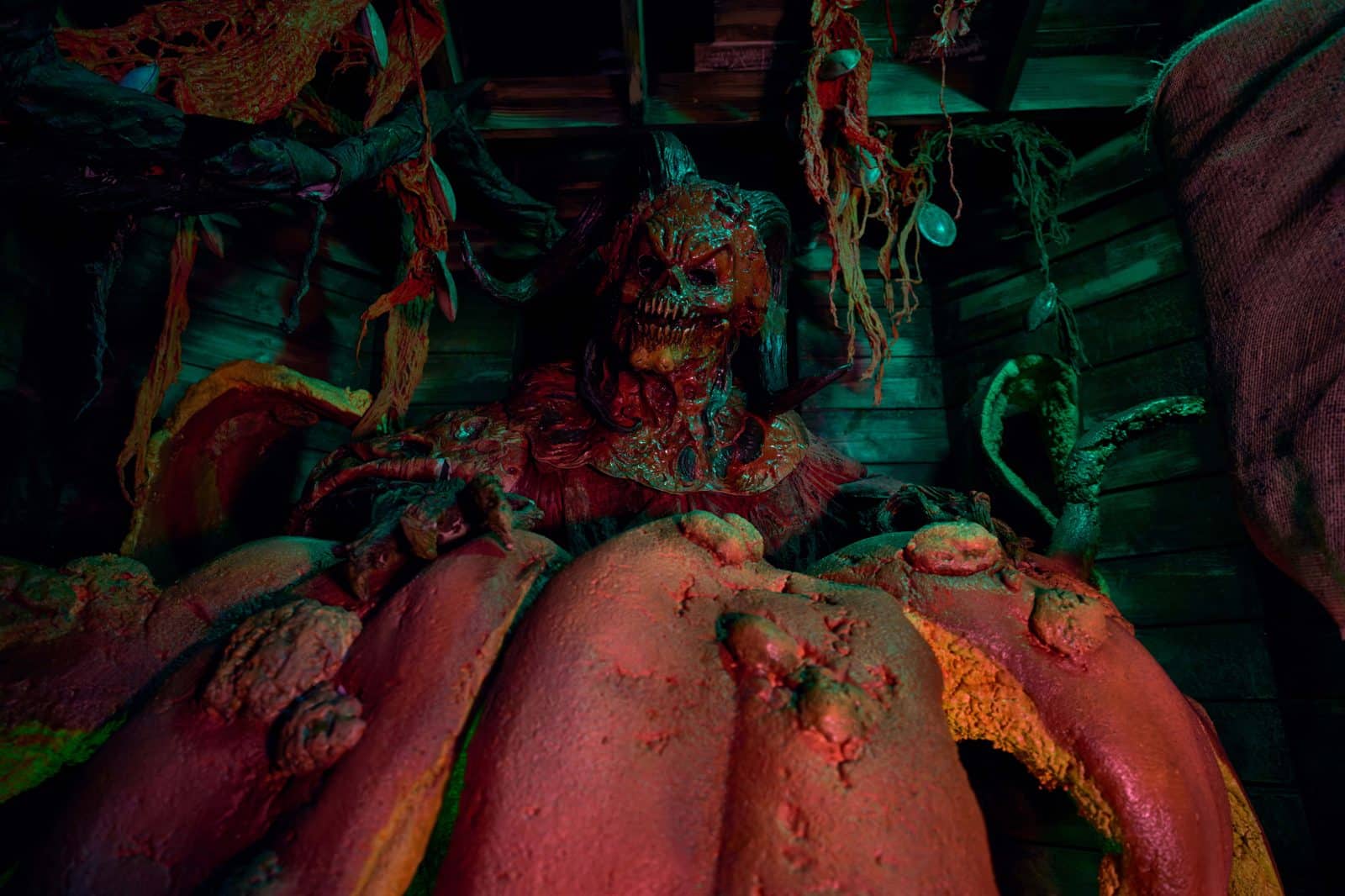 The H.R. Bloodengutz Presents: A Halloween Fright-Tacular house at Halloween Horror Nights 35