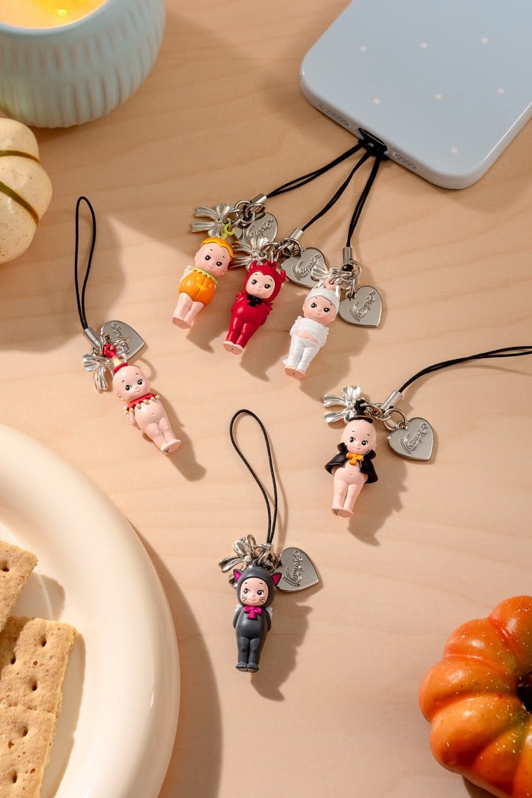 Smoko Kewpie Halloween phone charm blind box, costumes including pumpkin, black cat, mummy, devil, and vampire
