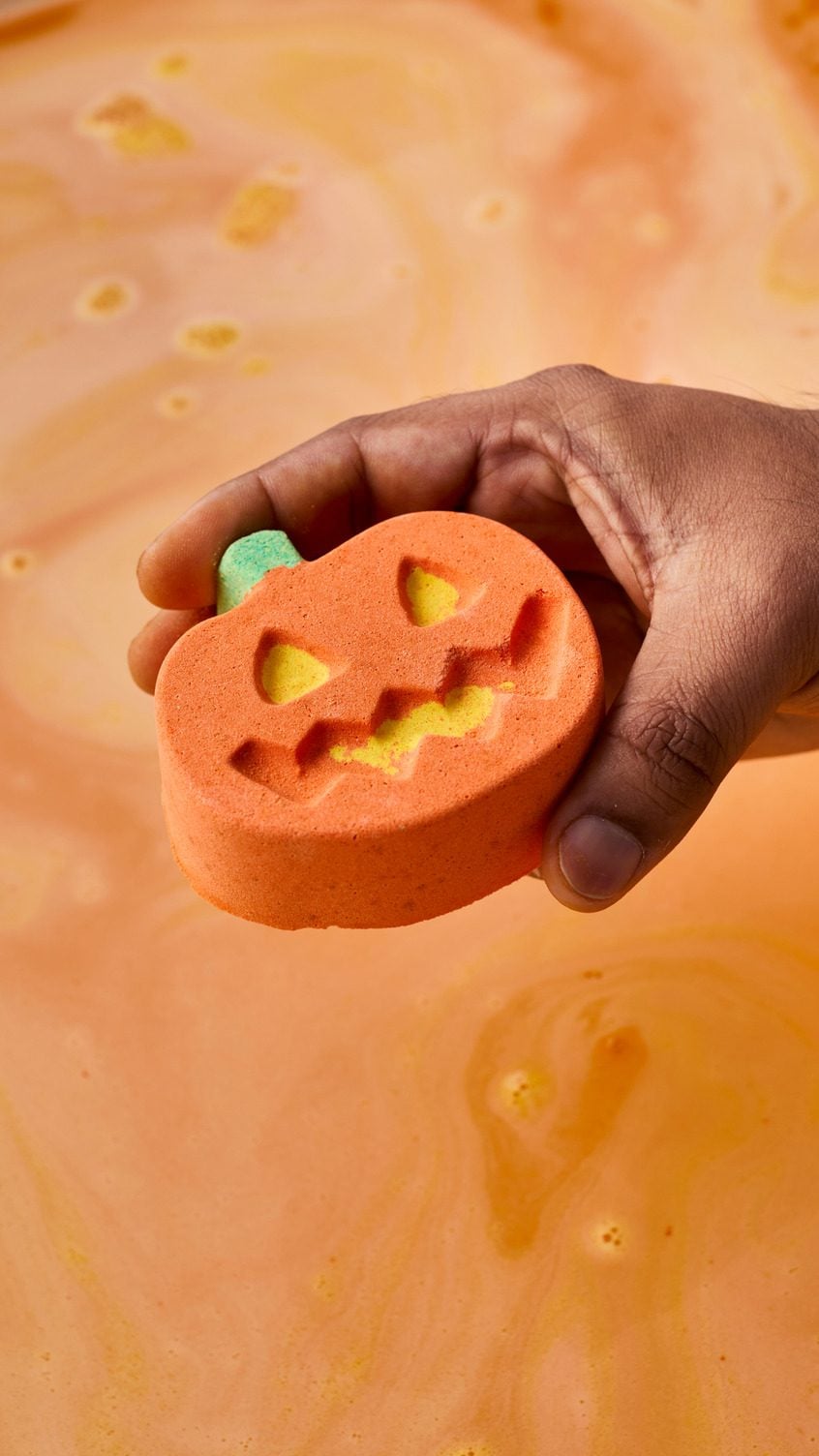 Lush Punkin Pumpkin Bath Bomb 2026 Halloween collection