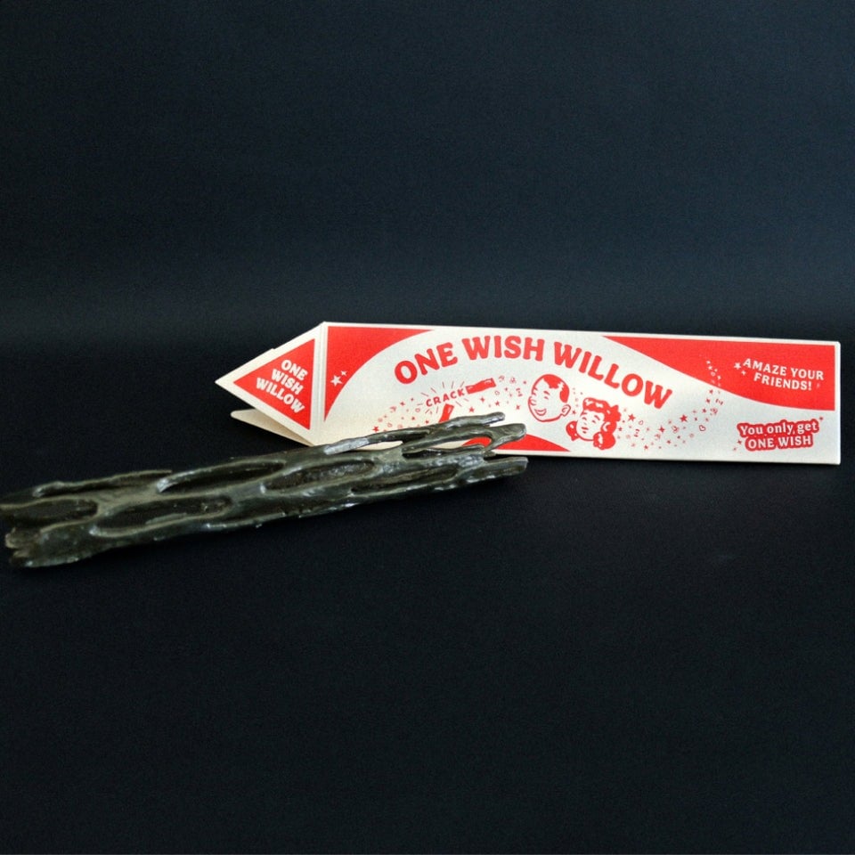 The One Wish Willow replica in its retro-style packaging, included with both Obsession costume sets
