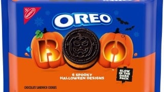 Oreo Orange Creme Halloween BOO pack, a glow-in-the-dark package with six spooky cookie designs