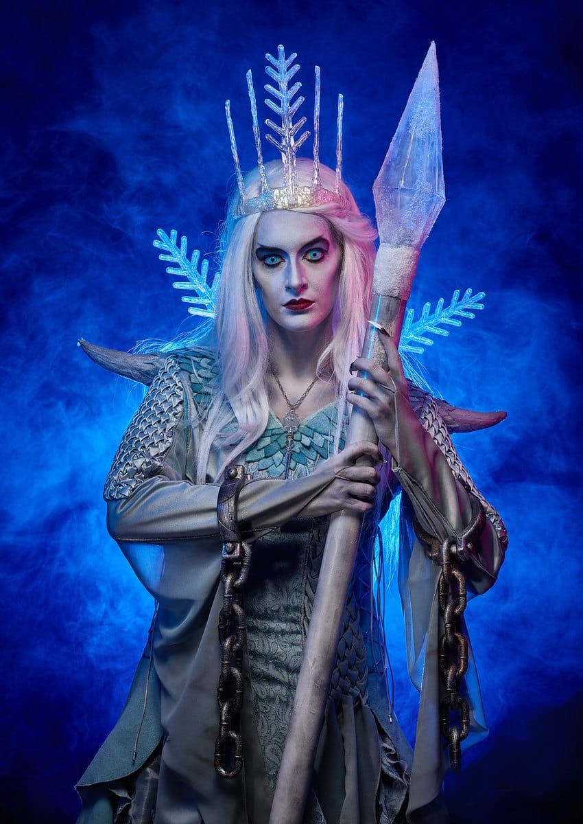 Morgana the ice queen from Toverland's Morgana's Frozen Knights scare zone